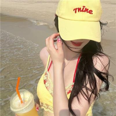 妮娜的一切 高清封面